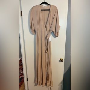 Reformation - Winslow Dress - color: Champagne - sz XL